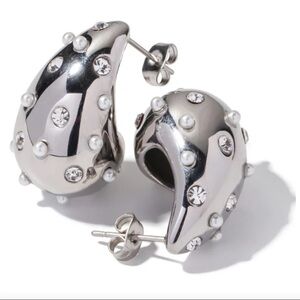 nOir Jewelry Silver Earrings with Rhinestone and White Accents